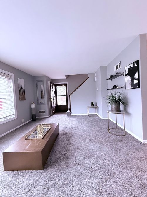 32 Dunlap Rd, Park Forest, IL, 60466-1841 | Card Image