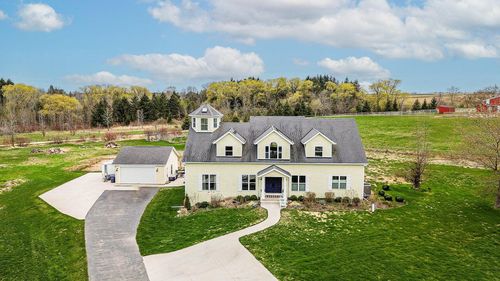 183 Twin Valley Trail, BELGIUM, WI, 53013 | Card Image