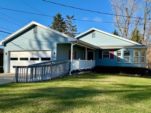 4220 Otis St, Lansing, MI, 48917-3530 | Card Image