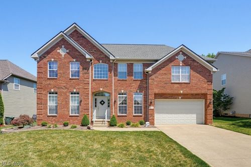 131 Heartland Cir, Hinckley, OH, 44233-9236 | Card Image