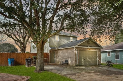 1622 Dove Run, Brookshire, TX, 77423-8910 | Card Image