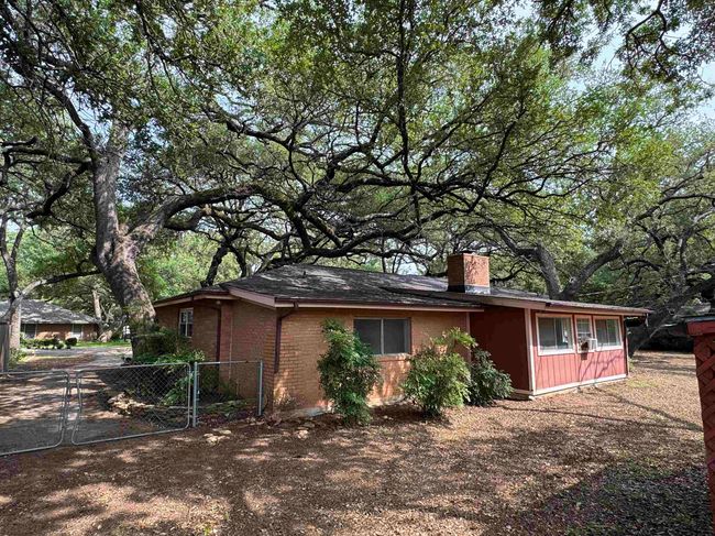 1104 Arbor Ln, House other with 3 bedrooms, 2 bathrooms and null parking in Marble Falls TX | Image 9