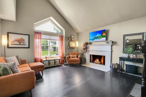 1916 Tamahawk Ln, Naperville, IL, 60564-8936 | Card Image