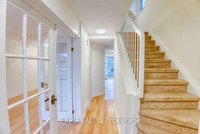 42 Fair Oaks Cres, House attached with 3 bedrooms, 2 bathrooms and 2 parking in Nepean ON | Image 8