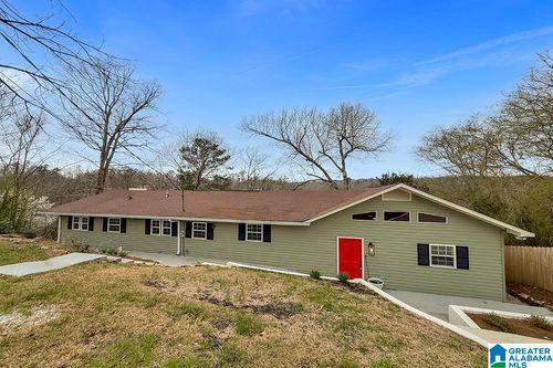 332 Lakeshore Ln, ONEONTA, AL, 35121-8558 | Card Image