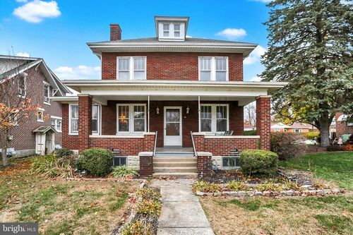 711 Pine St, STEELTON, PA, 17113-1918 | Card Image