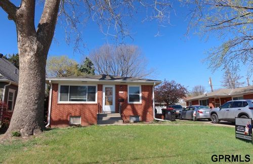 837-835-837 S 40th St, Lincoln, NE, 68510-4606 | Card Image