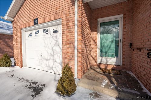 10-10 Woodpointe, Amherst, NY, 14221 | Card Image