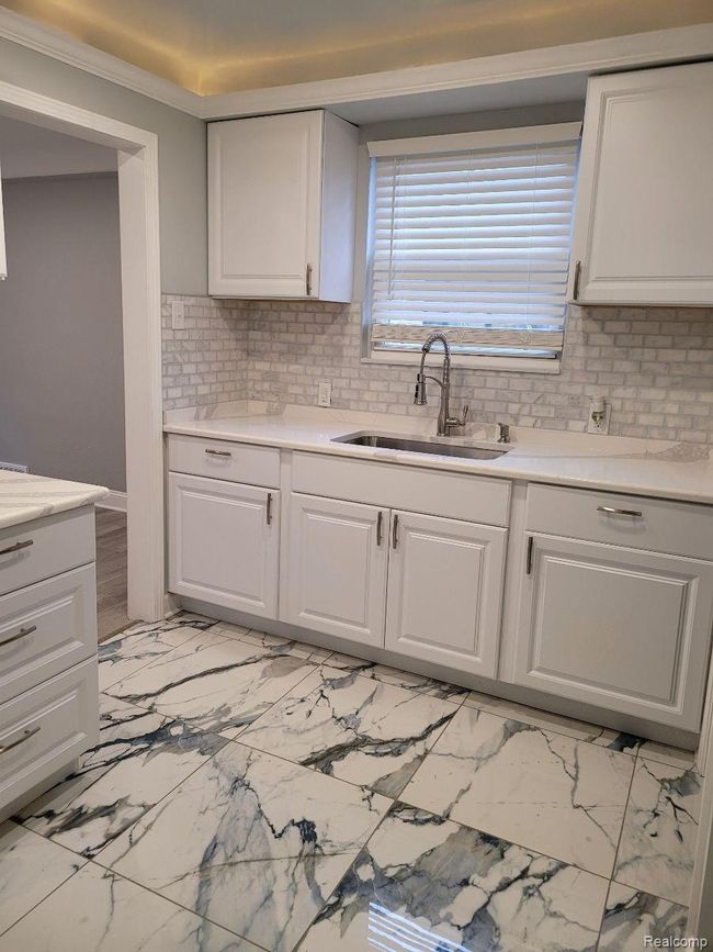 18609 Mansfield St, House other with 3 bedrooms, 2 bathrooms and null parking in Detroit MI | Image 25