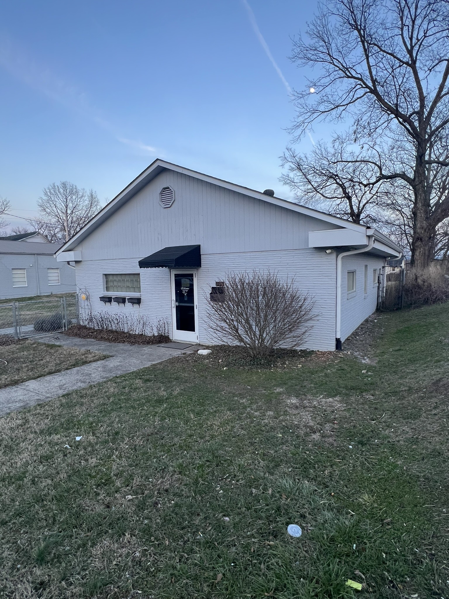 Spring St, Mc Minnville, TN 37110