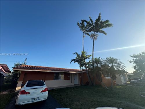 8511 Nw 11th St, Pembroke Pines, FL, 33024-4805 | Card Image