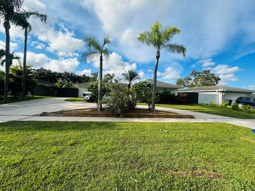 1485 Woodcrest Road N, West Palm Beach, FL, 33417 | Card Image