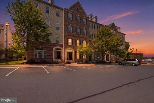 6912 Kona Dr, GAINESVILLE, VA, 20155-3321 | Card Image