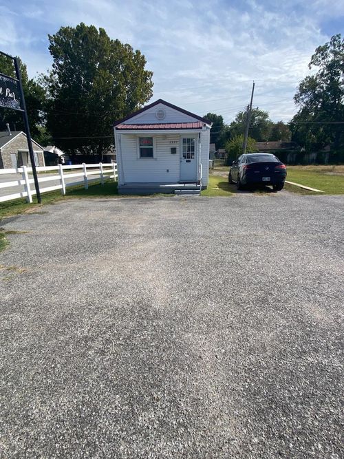 2330 N Main St, Miami, OK, 74354-1606 | Card Image