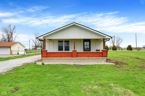 2836 N Michigan Rd, Shelbyville, IN, 46176-8821 | Card Image