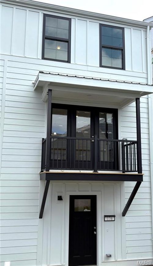 176 Canal Cottage Aly, Saint Charles, MO, 63301-3830 | Card Image