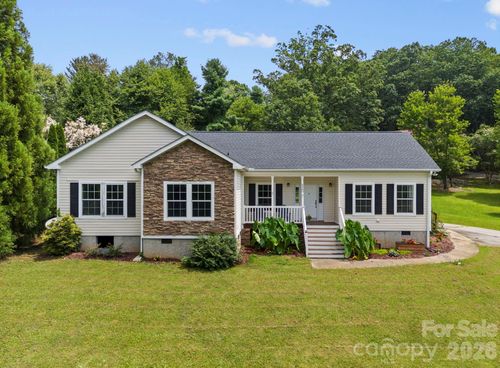 97 Meadow View Dr, Saluda, NC, 28773-8680 | Card Image