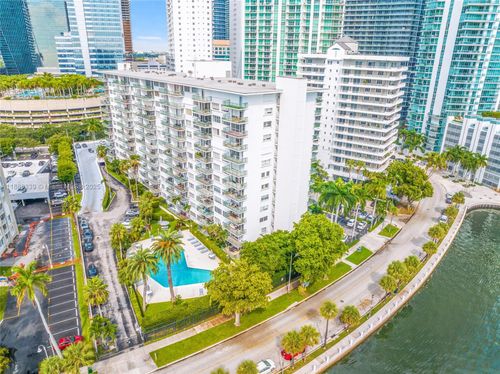 apt-303-1408 Brickell Bay Dr, Miami, FL, 33131-3618 | Card Image