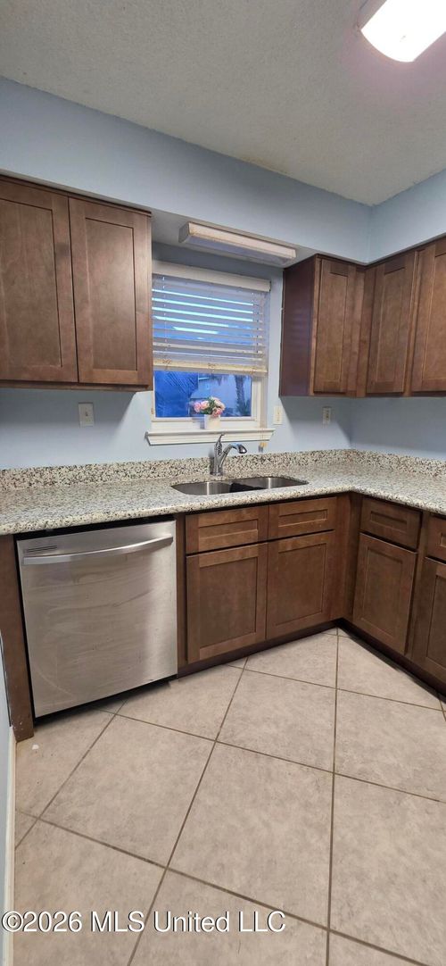 39-1625 Martin Bluff Rd, Gautier, MS, 39553-4316 | Card Image