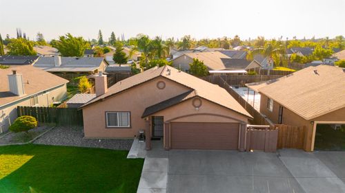 1422 Pinot Dr, Livingston, CA, 95334-9454 | Card Image