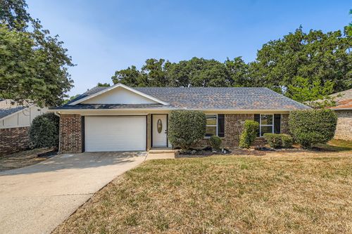 6403 Woods Edge Dr, Arlington, TX, 76016-5150 | Card Image