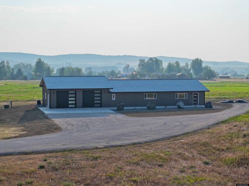 956 Tweed Ln, Lander, WY, 82520-9743 | Card Image
