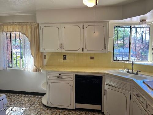 2615 E Manchester Street, Tucson, AZ, 85716 | Card Image