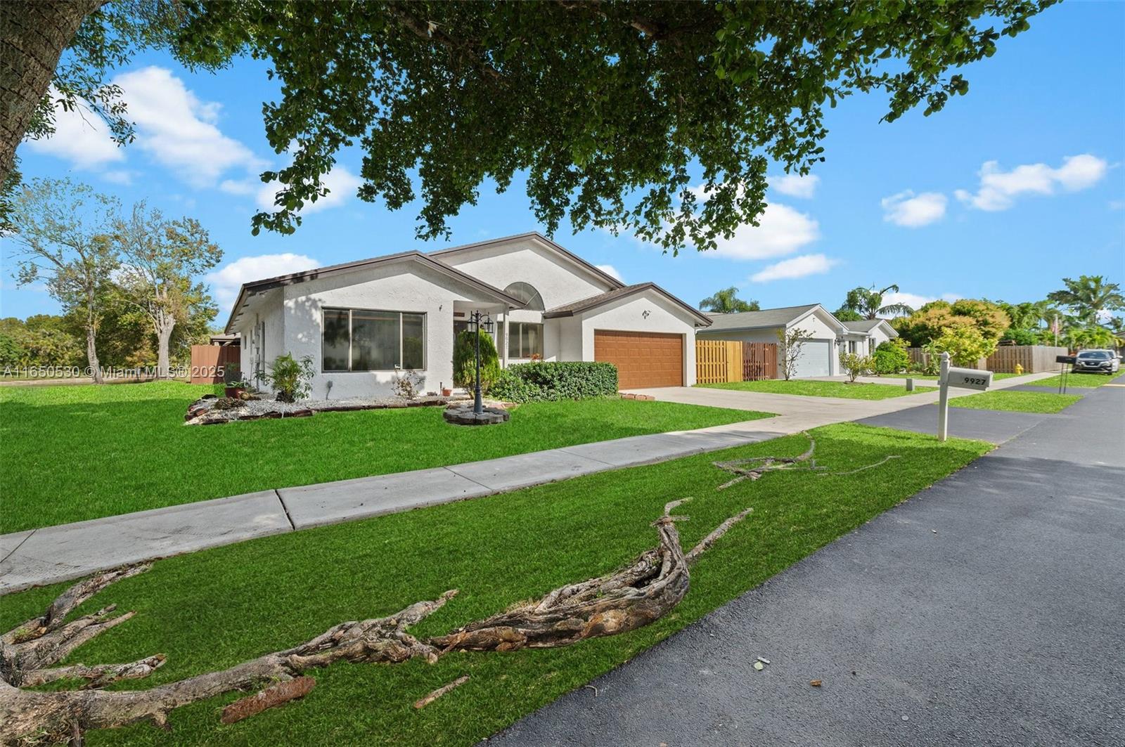 52nd St, Sunrise, FL 33351