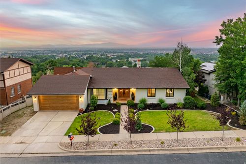 126 Sunset Dr, Farmington, UT, 84025-3426 | Card Image