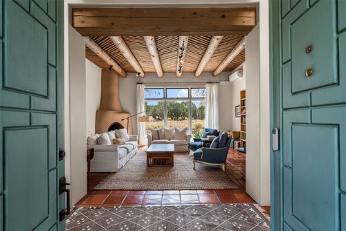 3112 Vista Sandia, Santa Fe, NM, 87506-8526 | Card Image