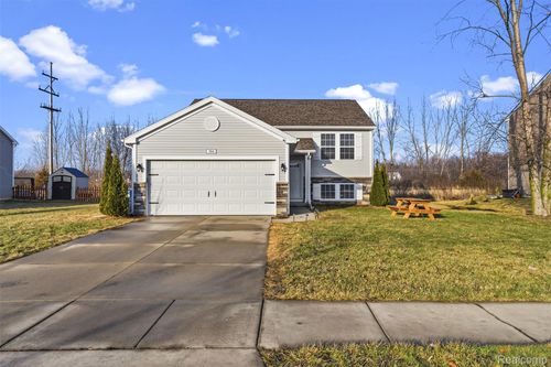 394 Saddlebrook Dr, Linden, MI, 48451-9144 | Card Image