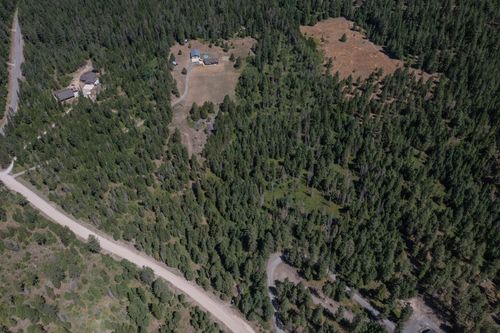 2443 Eagle Lambert Rd, Chewelah, WA, 99109-9519 | Card Image
