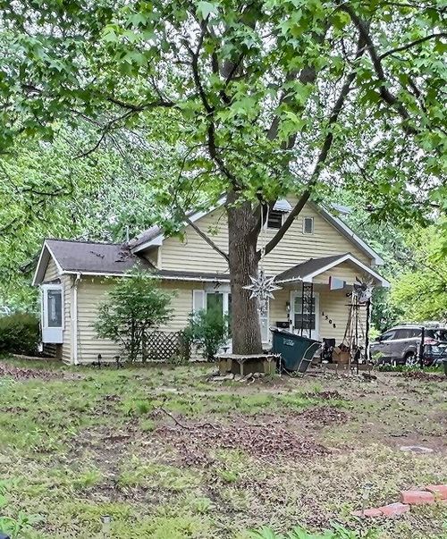 1508 Main St, Nevada, MO, 64772-1134 | Card Image