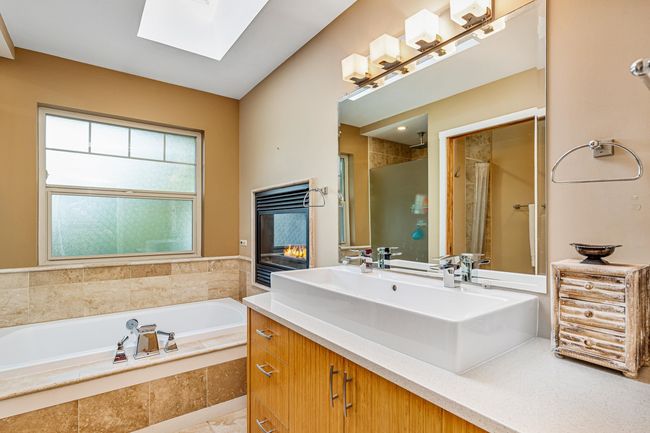1687 Edwards Rd, Home with 4 bedrooms, 4 bathrooms and 4 parking in Squamish BC | Image 18