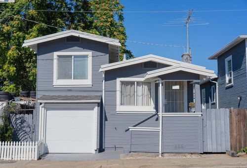 2921 Camden St, Oakland, CA, 94605 | Card Image