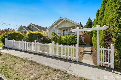 5006 N Winnifred Street, Ruston, WA, 98407 | Card Image