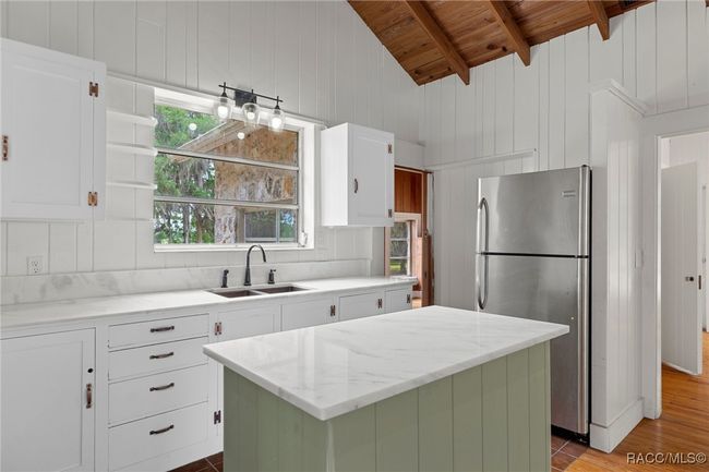 3184 N Edward Island Pt, House other with 2 bedrooms, 1 bathrooms and 1 parking in Hernando FL | Image 13