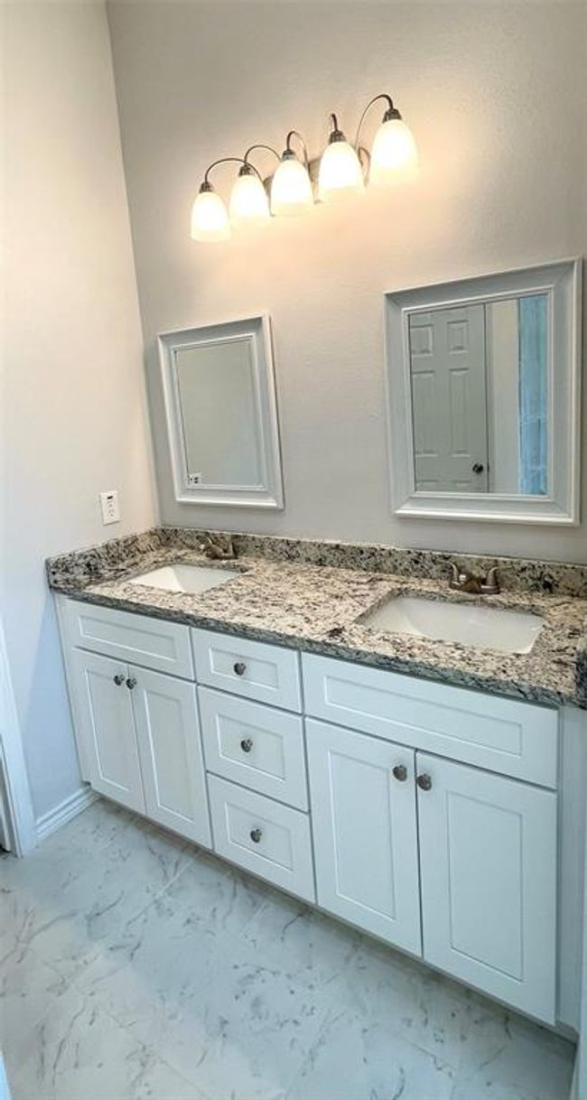 2352 Cedar Place Dr, House other with 3 bedrooms, 2 bathrooms and 2 parking in Conroe TX | Image 8