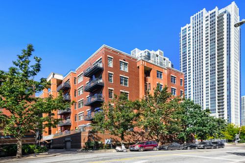 302-330 N Clinton St, Chicago, IL, 60661-1326 | Card Image