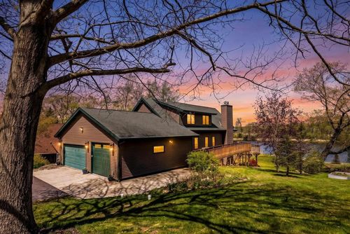 W5542 Oxbow Trl, PRINCETON, WI, 54968-8305 | Card Image
