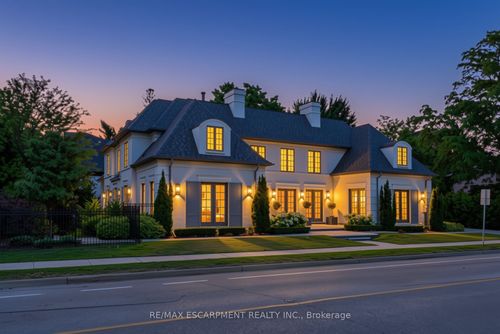 393 Maple Grove Dr, Oakville, ON, L6J4V8 | Card Image