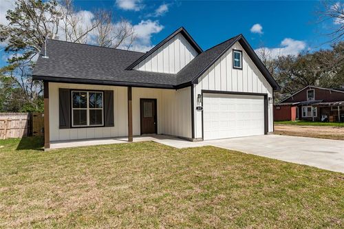 217 E Southland Ave, Alvin, TX, 77511-3549 | Card Image