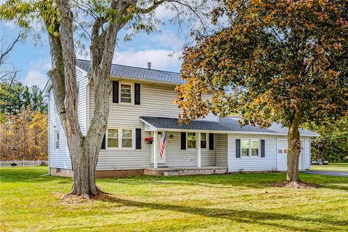 79 Crestview Dr, Brockport, NY, 14420-2631 | Card Image