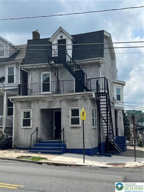 apt-3-702 Wyandotte St, BETHLEHEM, PA, 18015-2904 | Card Image
