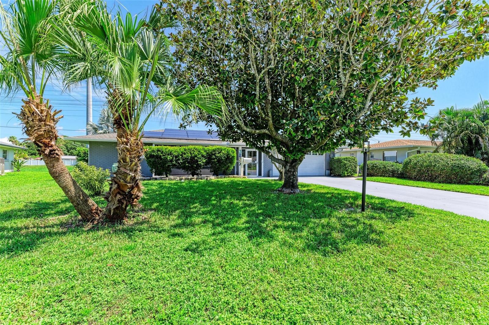 Sugar Ln, Sarasota, FL 34235