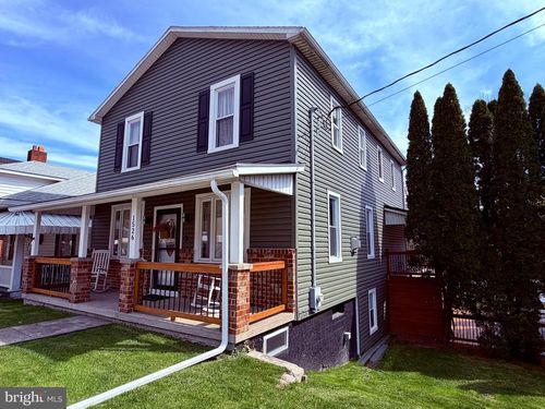 1526 E Grand Ave, TOWER CITY, PA, 17980-1314 | Card Image