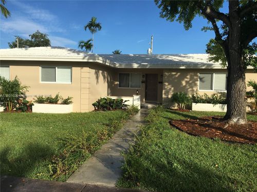 5031 Ponce De Leon Blvd, Coral Gables, FL, 33146-2011 | Card Image