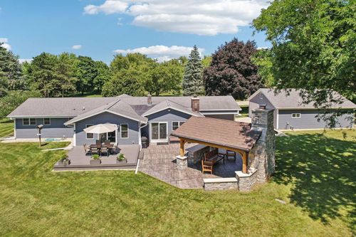 1402 Parry Lane, Delafield, WI, 53029 | Card Image