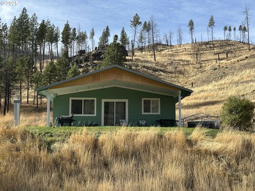 24826 Hwy 395 S, Canyon City, OR, 97820-8711 | Card Image