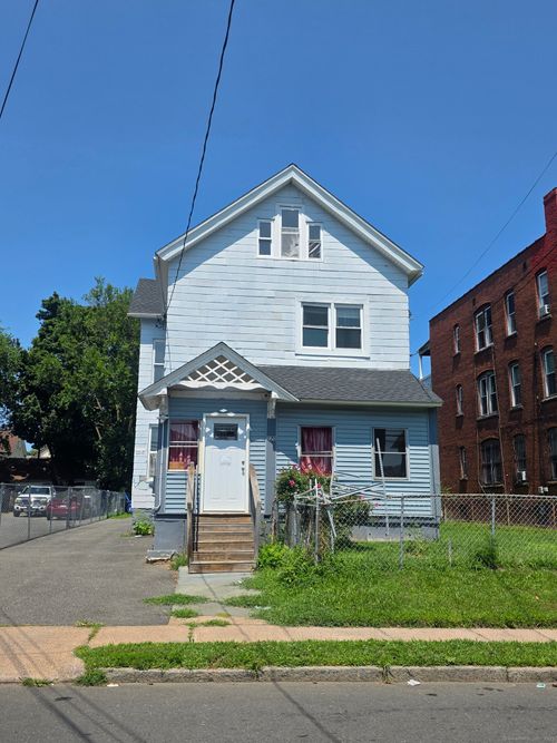 170 Bond St, Hartford, CT, 06114-6332 | Card Image